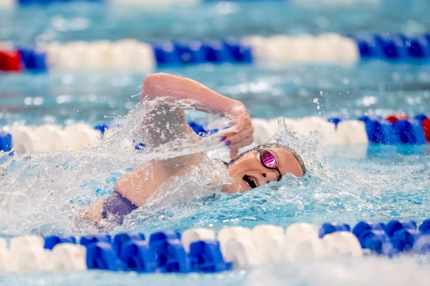 Niagara swimmer Martina Divis competing in a pool